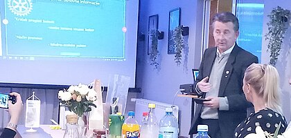 Okupljanje Rotary klubova na predavanju o borbi protiv poliomelijitisa